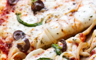 LCHF пица с карфиол с чушки и маслини LCHF пица с карфиол с чушки и маслини